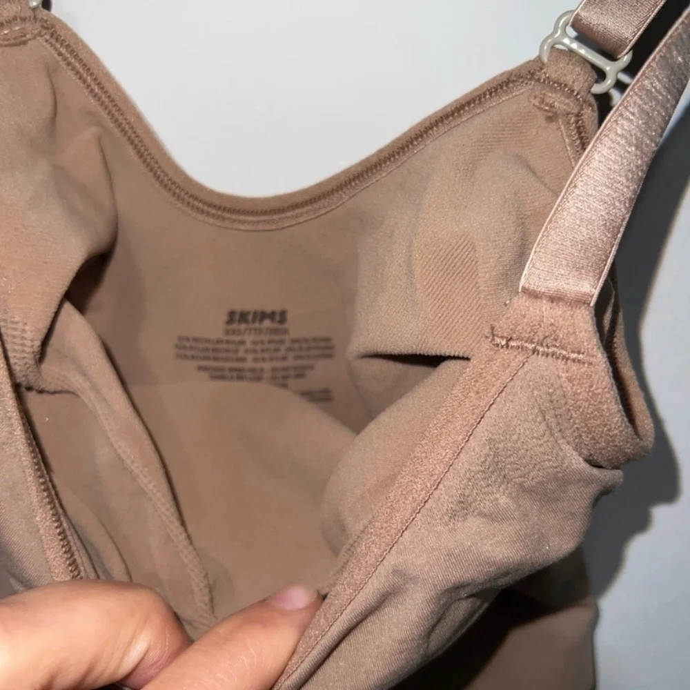 SKIMS SEAMLESS SCULPT MID THIGH BODYSUIT SIENNA NUDE XXS